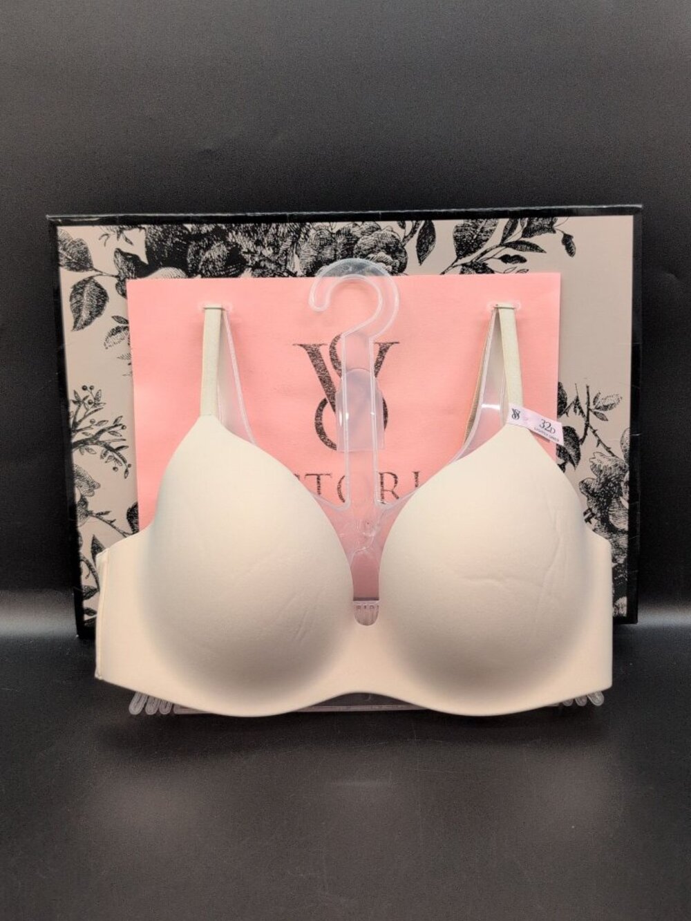 Victoria Secret FlexFactor Lightly Lined Wireless Plunge Demi Bra 32D Marzipan
